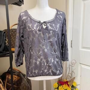 American Eagle Floral Lace Gray 3/4 Sleeve Blouse Tie‎ Neck Top Women's Small